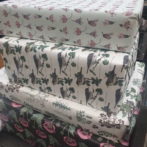 Gavepapir 4 Ark - Dekorationspapir 1 Gavepapir 4 Ark - Dekorationspapir